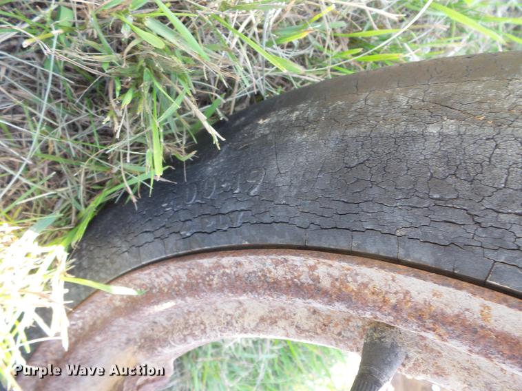 image for item EV9055 Farmall tractor