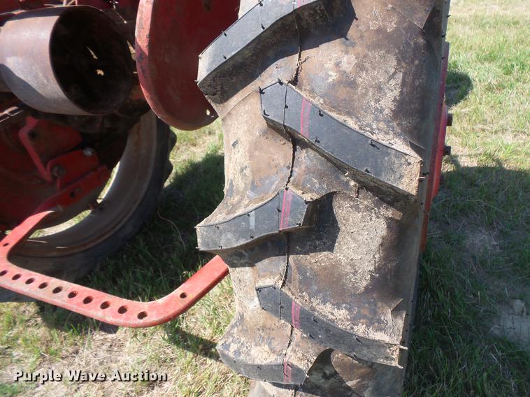image for item EV9055 Farmall tractor
