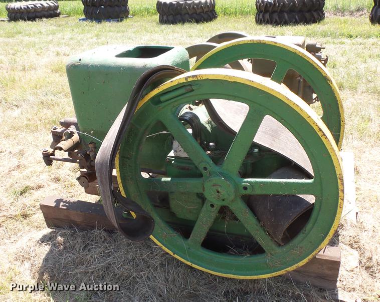image for item EV9061 John Deere hit and miss engine