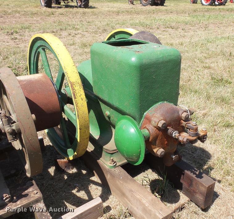 image for item EV9061 John Deere hit and miss engine
