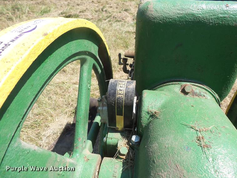image for item EV9061 John Deere hit and miss engine