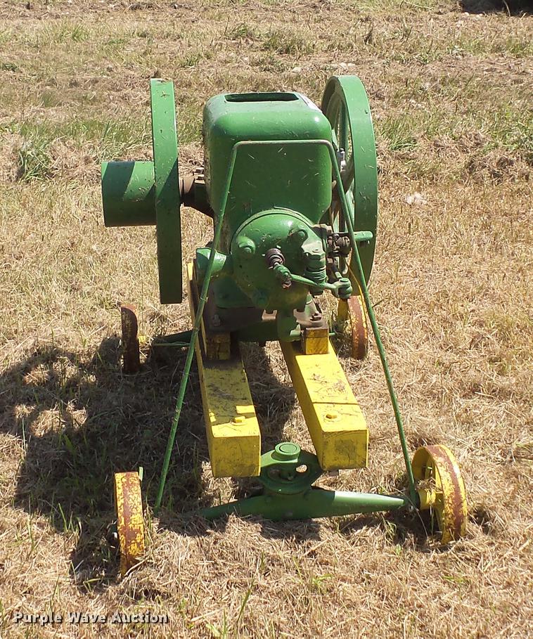 image for item EV9063 John Deere hit and miss engine