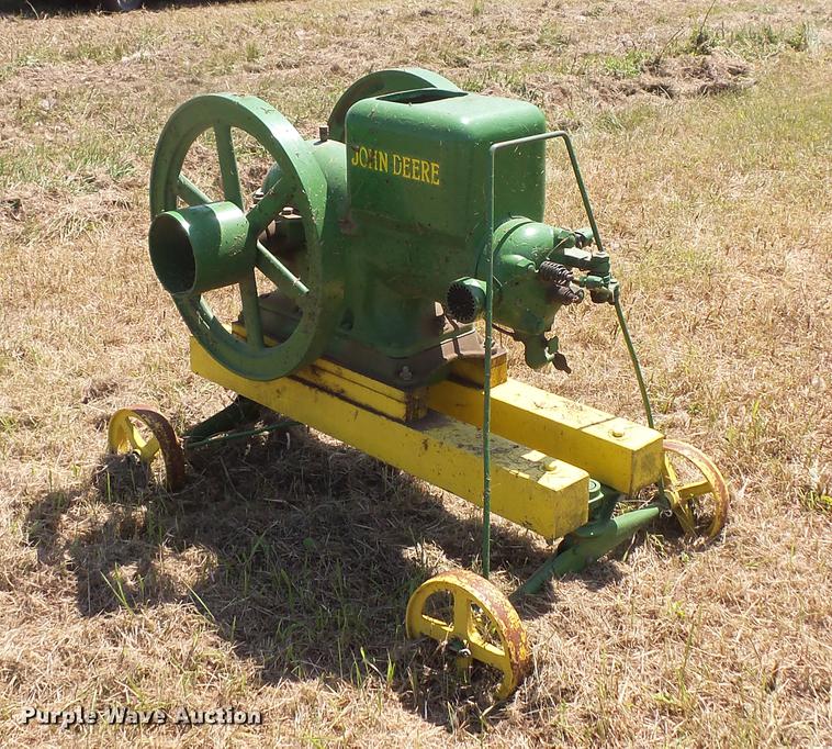 image for item EV9063 John Deere hit and miss engine