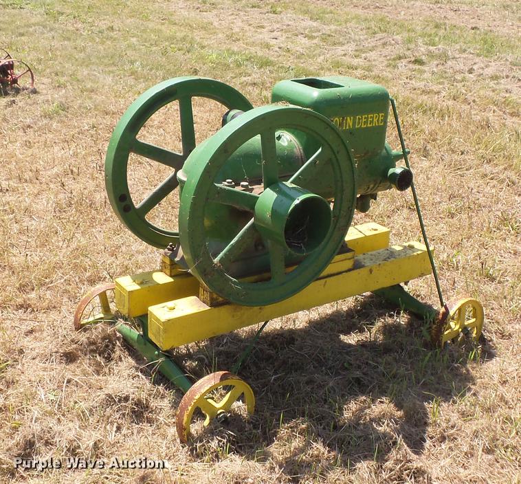image for item EV9063 John Deere hit and miss engine