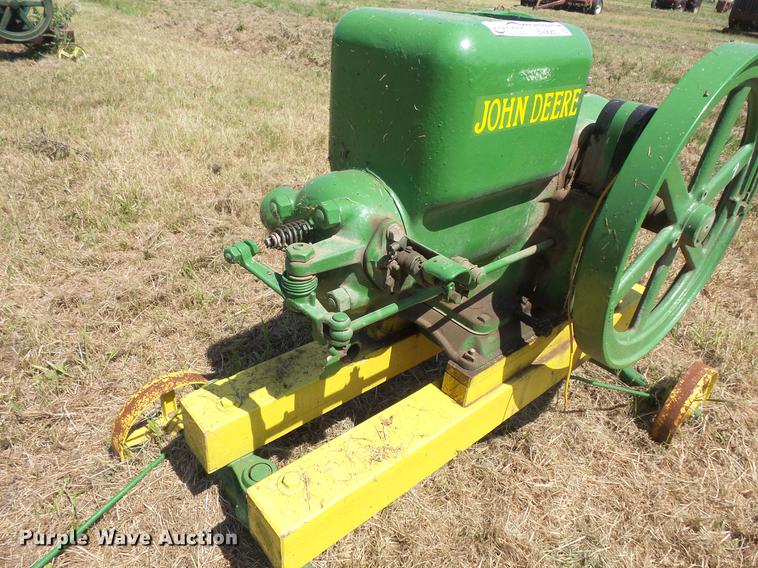 image for item EV9063 John Deere hit and miss engine