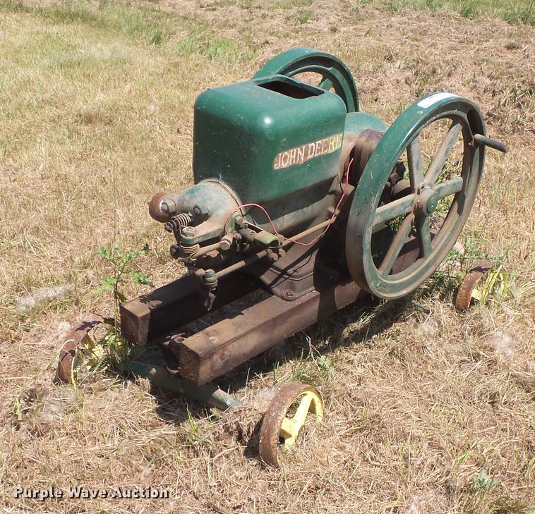 image for item EV9064 John Deere hit and miss engine