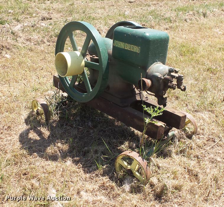 image for item EV9064 John Deere hit and miss engine
