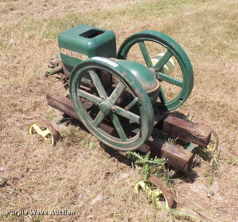 image for item EV9064 John Deere hit and miss engine