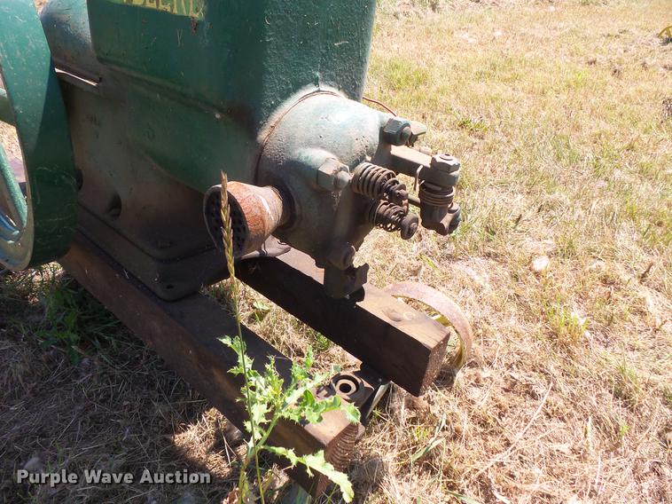 image for item EV9064 John Deere hit and miss engine