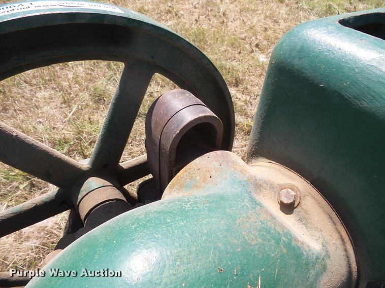 image for item EV9064 John Deere hit and miss engine