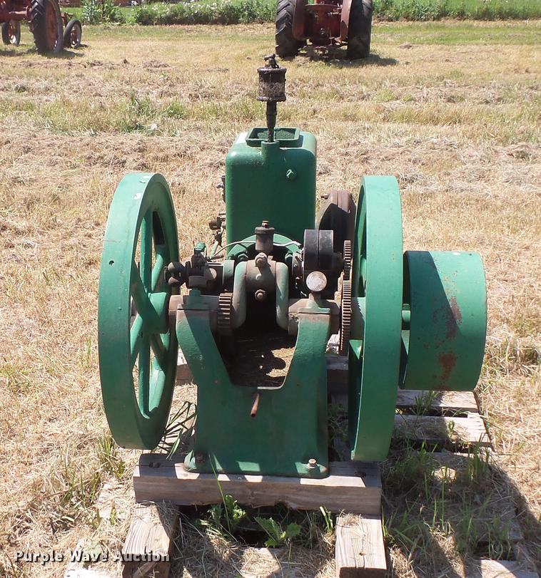 image for item EV9070 Root & Vandervoort hit and miss engine