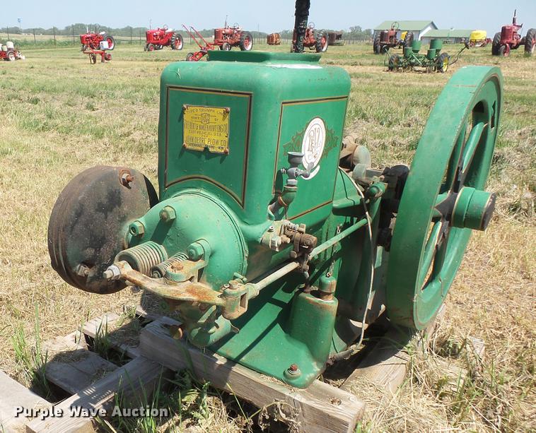 image for item EV9070 Root & Vandervoort hit and miss engine