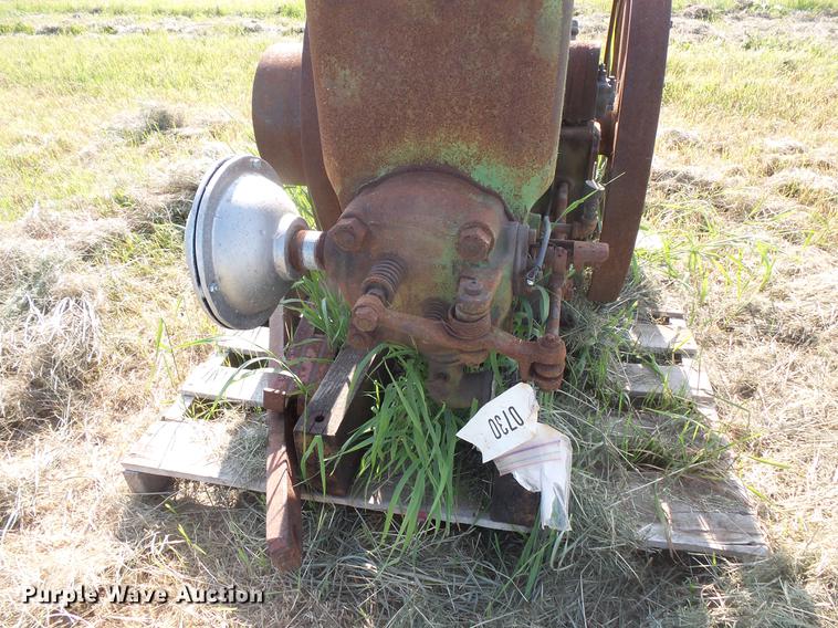 image for item EV9092 John Deere hit and miss engine