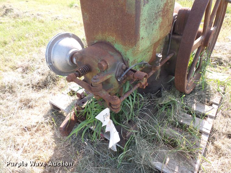 image for item EV9092 John Deere hit and miss engine