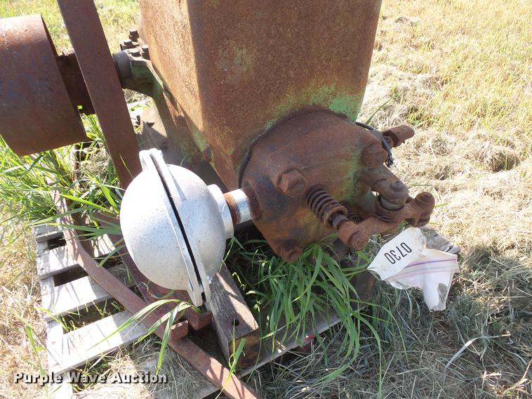 image for item EV9092 John Deere hit and miss engine