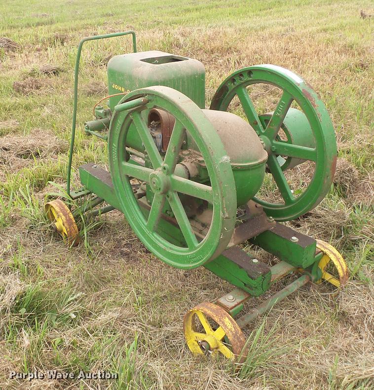 image for item EV9114 John Deere hit and miss engine