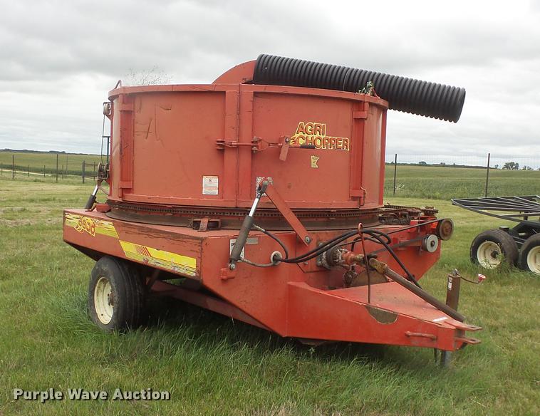 image for item EV9133 Agri-Chopper 5600 bale processor/tub grinder