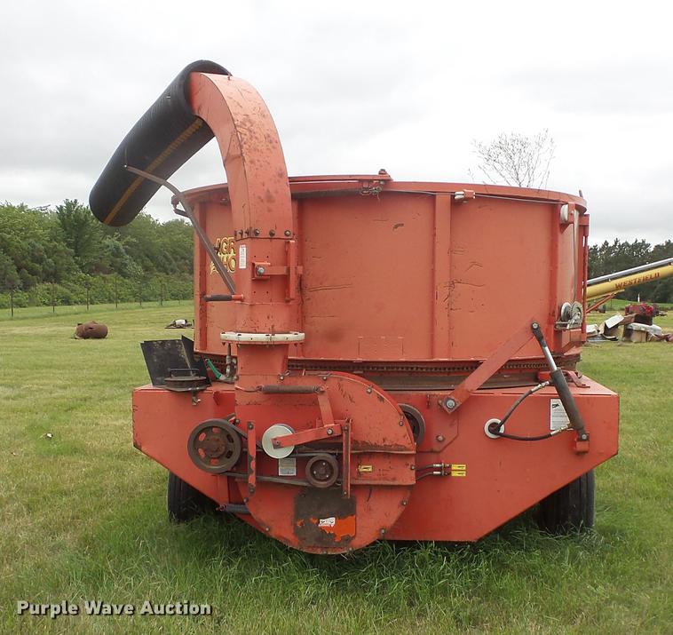 image for item EV9133 Agri-Chopper 5600 bale processor/tub grinder