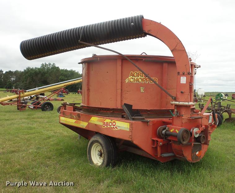 image for item EV9133 Agri-Chopper 5600 bale processor/tub grinder