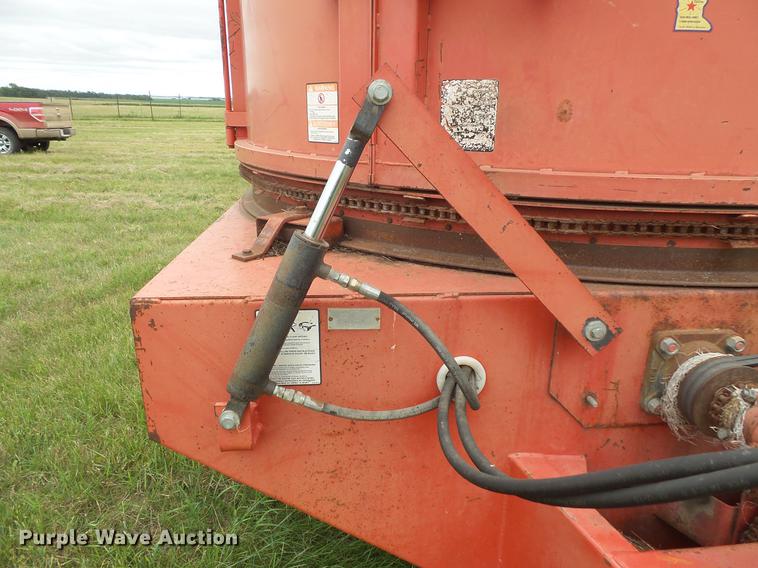 image for item EV9133 Agri-Chopper 5600 bale processor/tub grinder