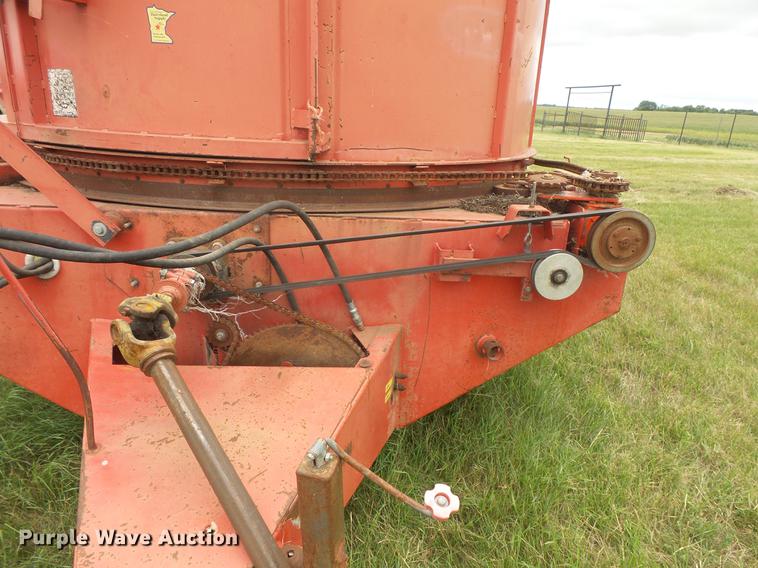 image for item EV9133 Agri-Chopper 5600 bale processor/tub grinder