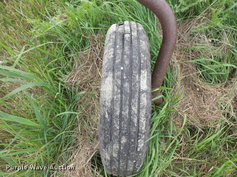 image for item EV9145 International 70 five bottom plow