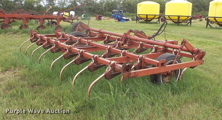 image for item EV9147 International 45 Vibra-Shank spring tooth harrow