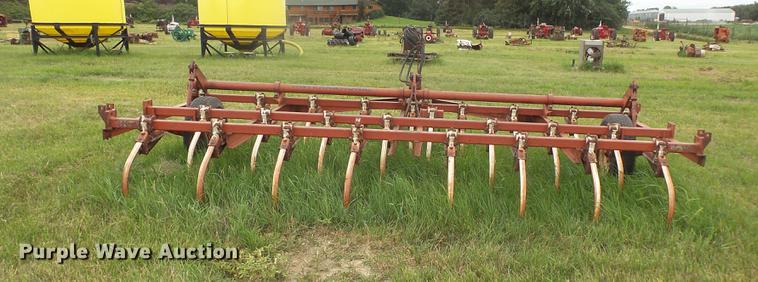 image for item EV9147 International 45 Vibra-Shank spring tooth harrow