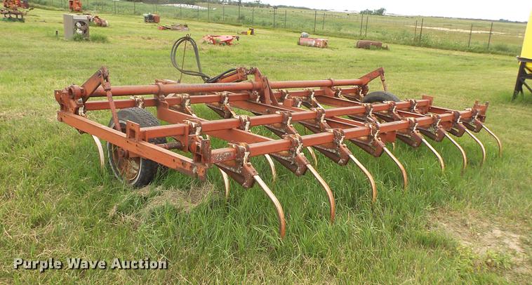 image for item EV9147 International 45 Vibra-Shank spring tooth harrow