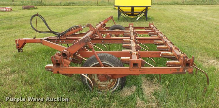 image for item EV9147 International 45 Vibra-Shank spring tooth harrow