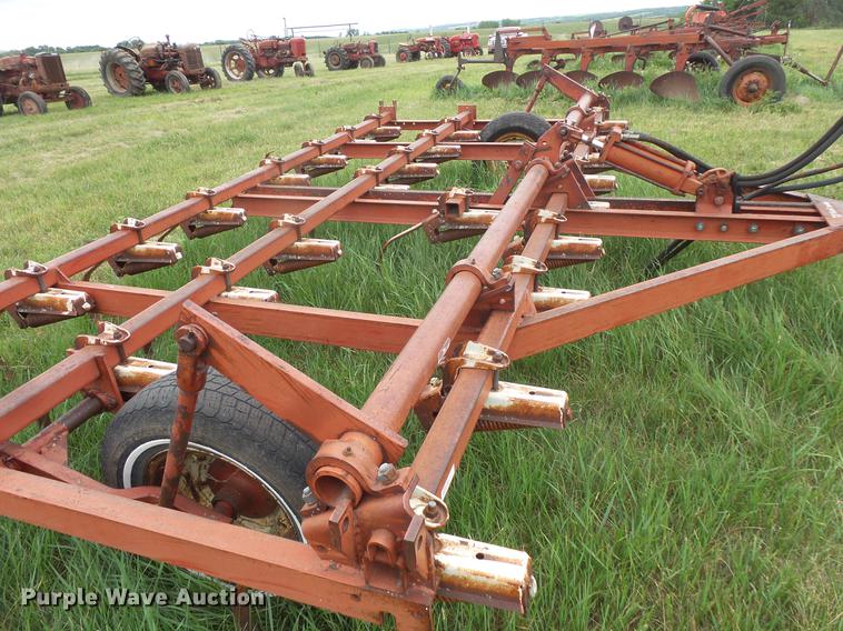 image for item EV9147 International 45 Vibra-Shank spring tooth harrow