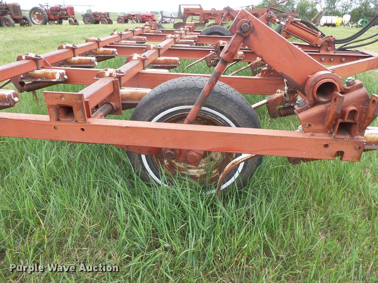 image for item EV9147 International 45 Vibra-Shank spring tooth harrow