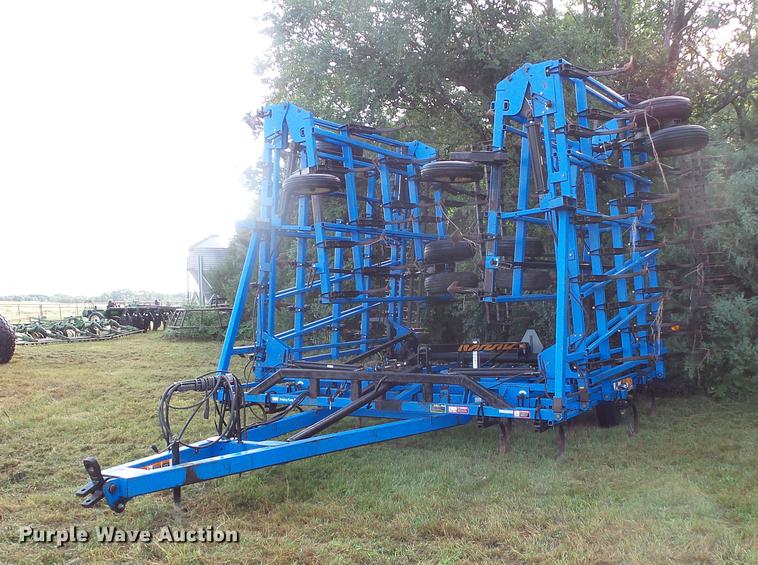 image for item EV9186 DMI Tigermate II field cultivator
