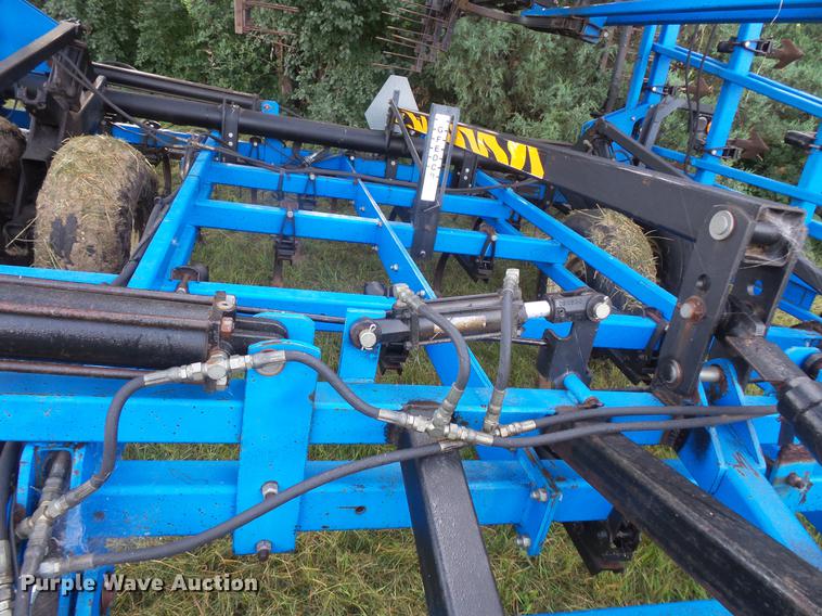 image for item EV9186 DMI Tigermate II field cultivator