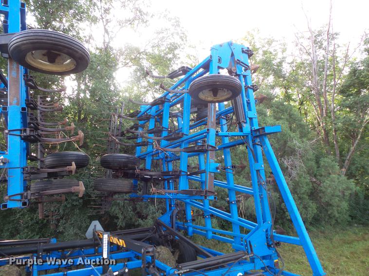image for item EV9186 DMI Tigermate II field cultivator
