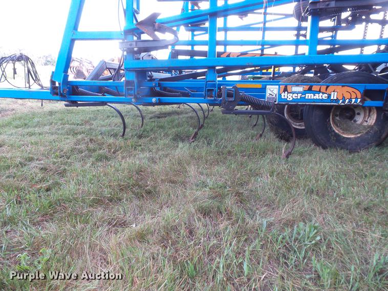 image for item EV9186 DMI Tigermate II field cultivator