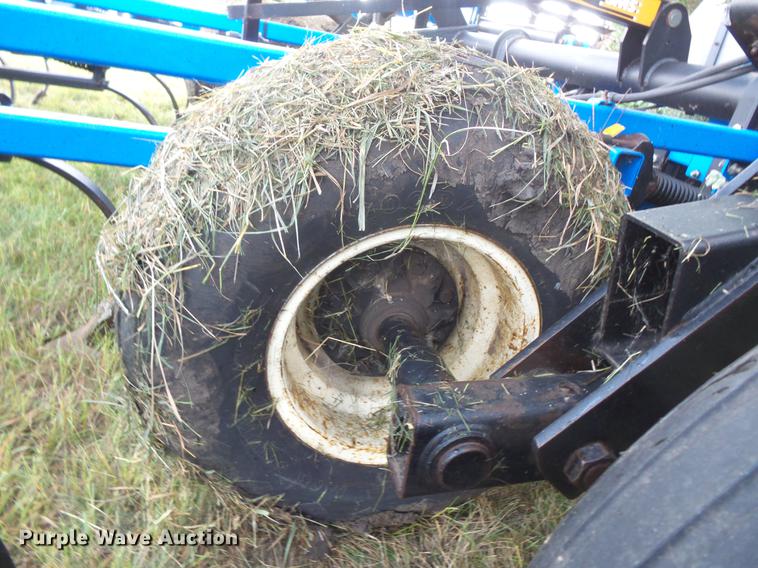 image for item EV9186 DMI Tigermate II field cultivator