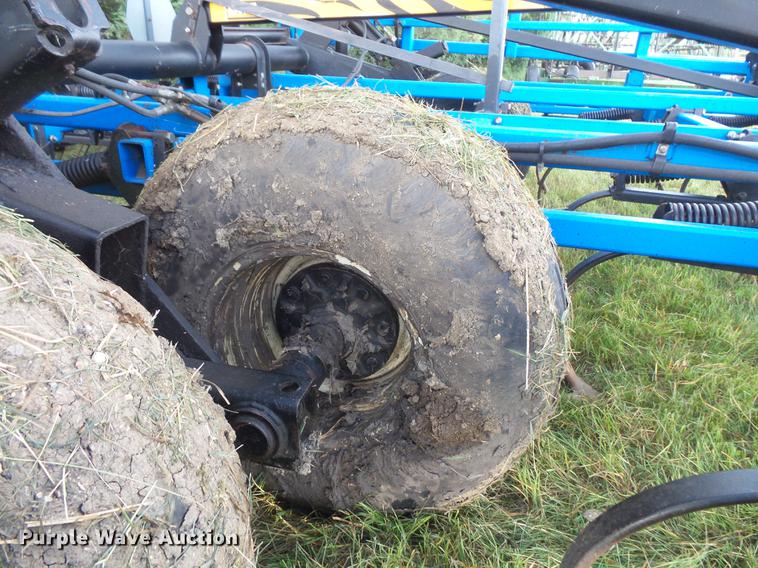 image for item EV9186 DMI Tigermate II field cultivator