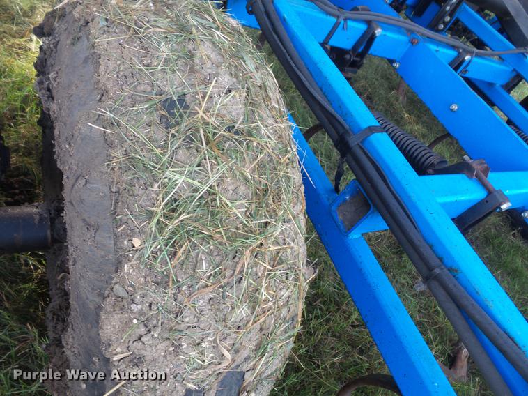 image for item EV9186 DMI Tigermate II field cultivator