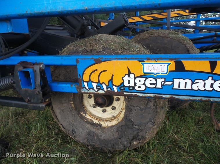 image for item EV9186 DMI Tigermate II field cultivator
