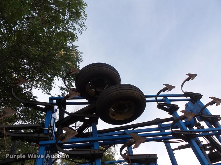 image for item EV9186 DMI Tigermate II field cultivator