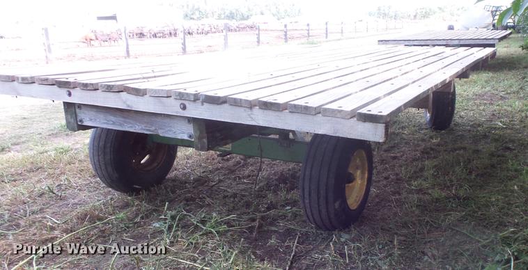 image for item EV9190 Hay wagon