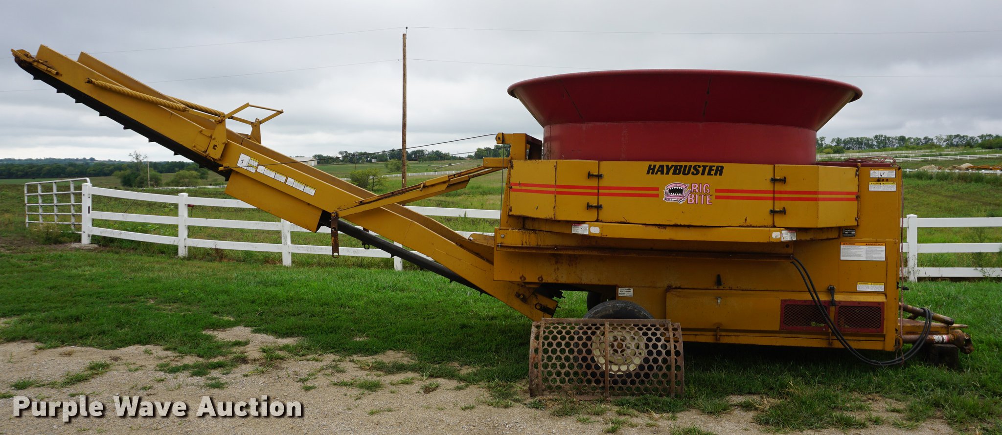 HayBuster H1000 tub grinder in Baldwin City, KS Item DD7891 sold Purple Wave
