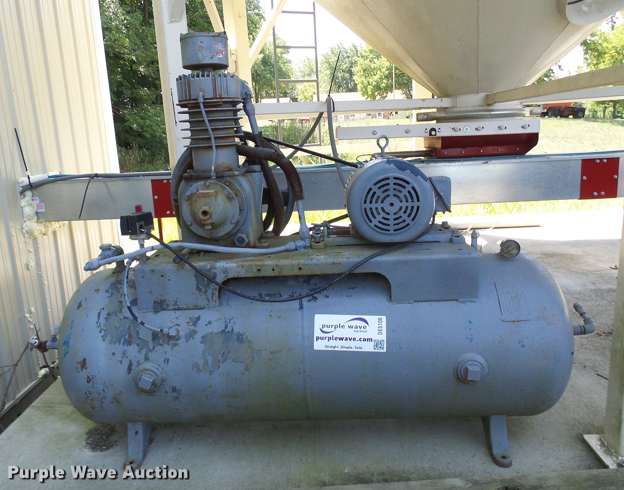 Air compressor in Stanberry, MO | Item DE5106 for sale | Purple Wave