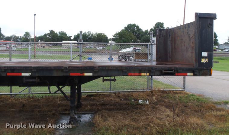 image for item DB7061 1977 Dorsey flatbed trailer
