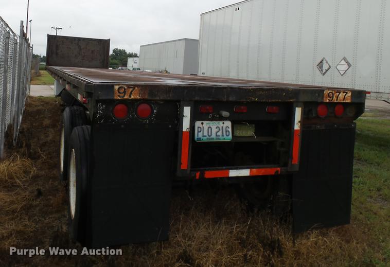 image for item DB7061 1977 Dorsey flatbed trailer