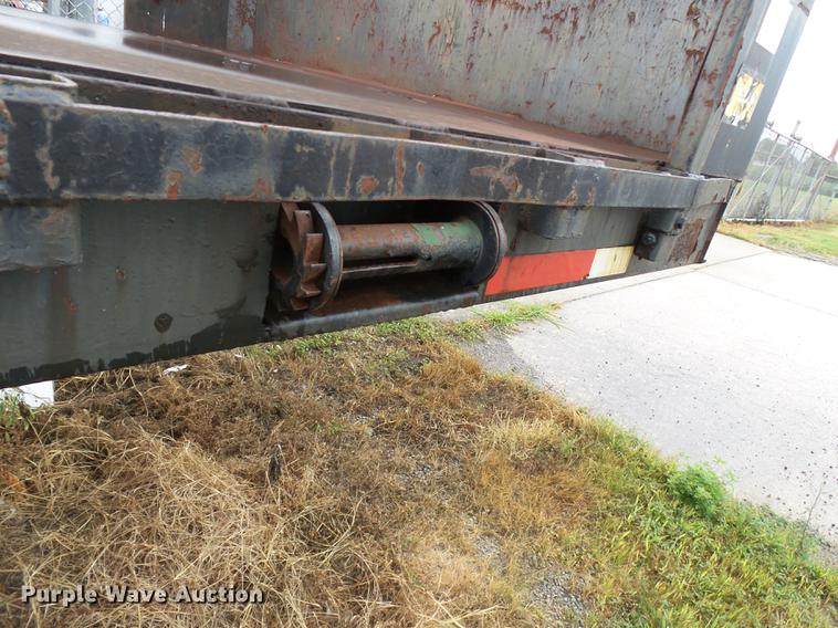 image for item DB7061 1977 Dorsey flatbed trailer