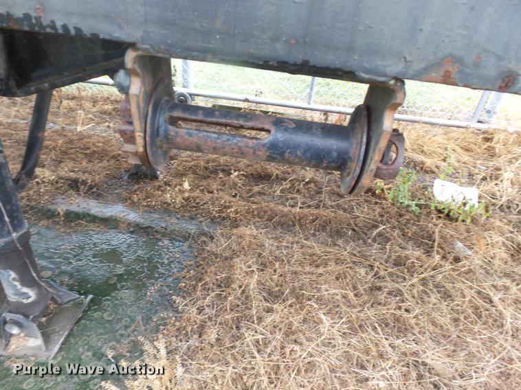 image for item DB7061 1977 Dorsey flatbed trailer