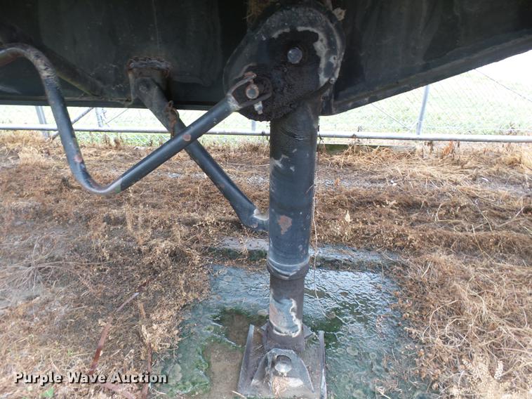 image for item DB7061 1977 Dorsey flatbed trailer