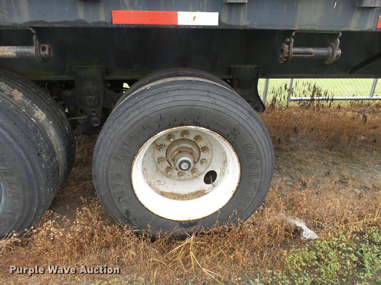 image for item DB7061 1977 Dorsey flatbed trailer